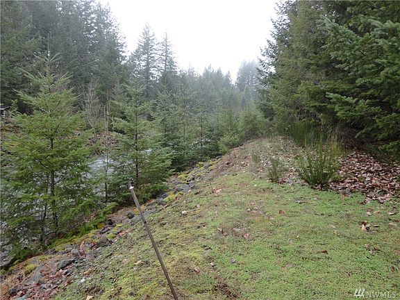 3rd image of 209 Crescent Beach Dr