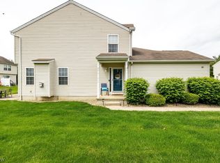 107 Meander Ln, Elyria, OH 44035