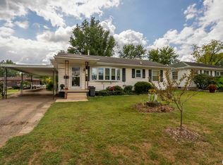 908 E Stotlar St, Herrin, IL 62948