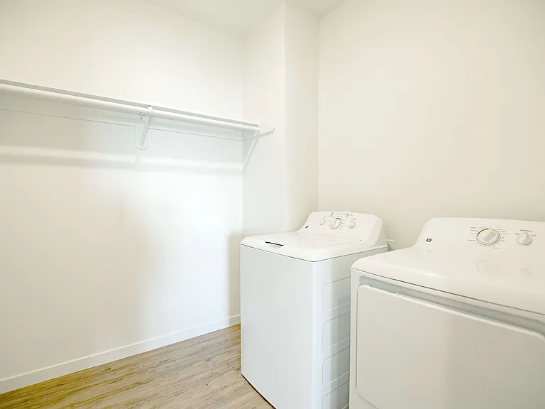 The Earl Apartments 3 Bed 2 Bath 1467