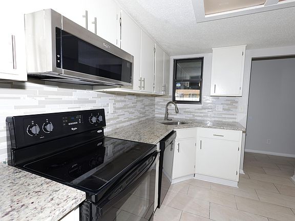 2nd image of 746 Brentwood Pl SE