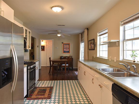 4th image of 8911 San Fernando Way