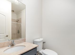 641 E 50th St #3, Chicago, IL 60615