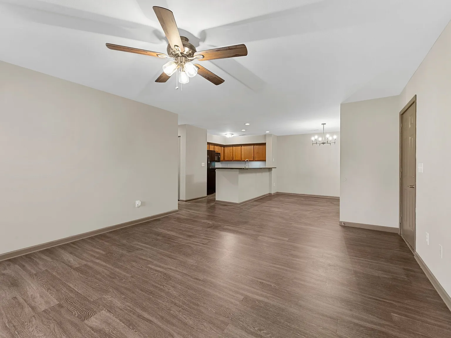 Esic Pointe - 1040 University Dr — Photo 3
