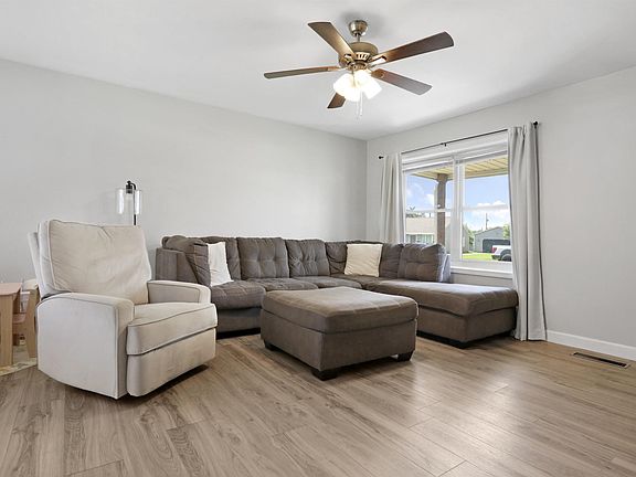 5th image of 4119 Longfield Dr