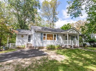 806 W Farms Rd, Howell, NJ 07731