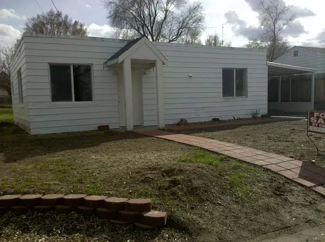 $1275 | 2-bd 1-bth House for | 368 Gardner St. (TF) — Photo 1