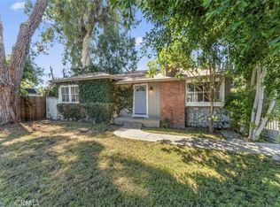23238 Victory Blvd, Woodland Hills, CA 91367