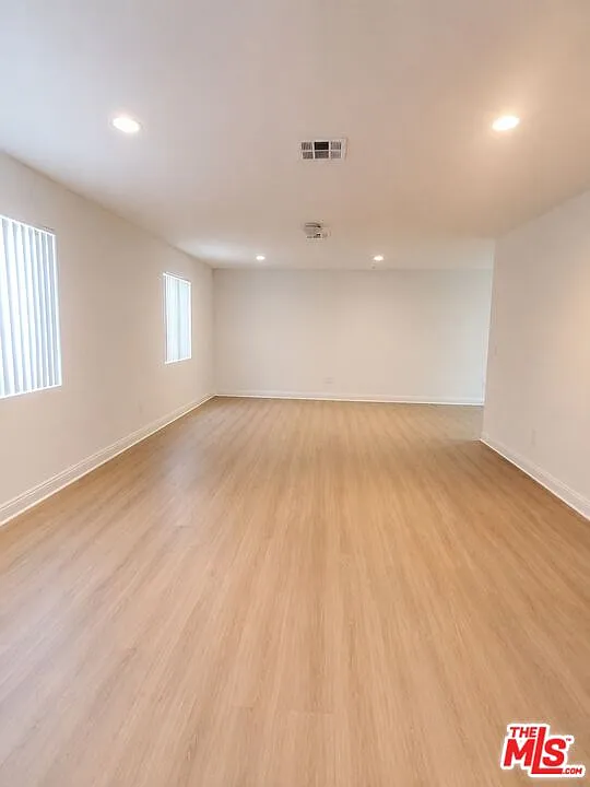 5 bed, 3.0 bath, 1820 sqft, $3,800 — Photo 3