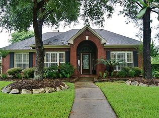 1613 Keystone Dr, Friendswood, TX 77546