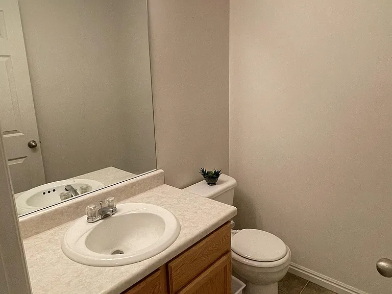 1262 S 1410 E — Photo 3