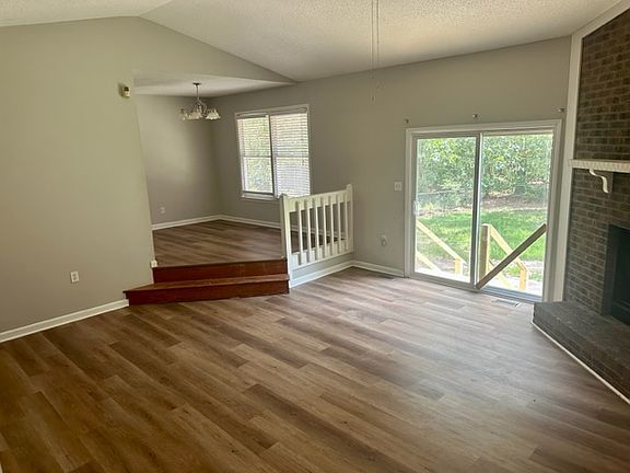 5th image of 3326 Arrowhead Rd