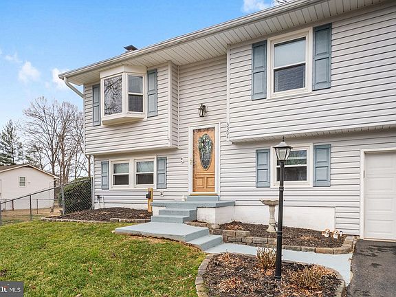 2nd image of 3304 Waverly Dr