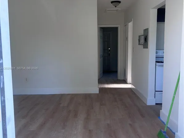 1820 NW 73rd St, Miami, FL 33147