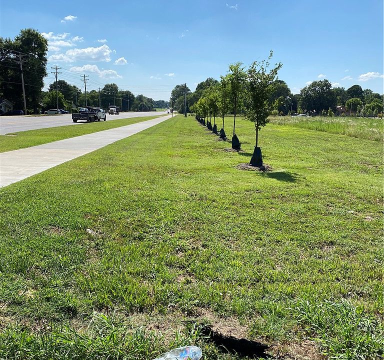 1st image of W Wedington Dr