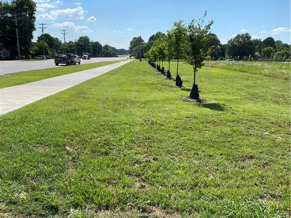 W Wedington Dr, Fayetteville, AR 72704