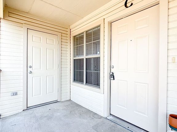3rd image of 417 Brittney Way APT C