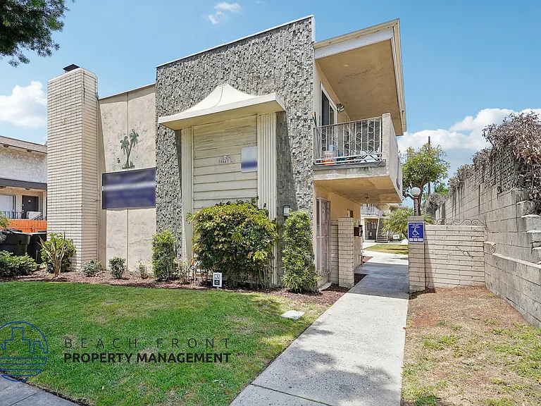 5447 Norwalk Blvd — Photo 9