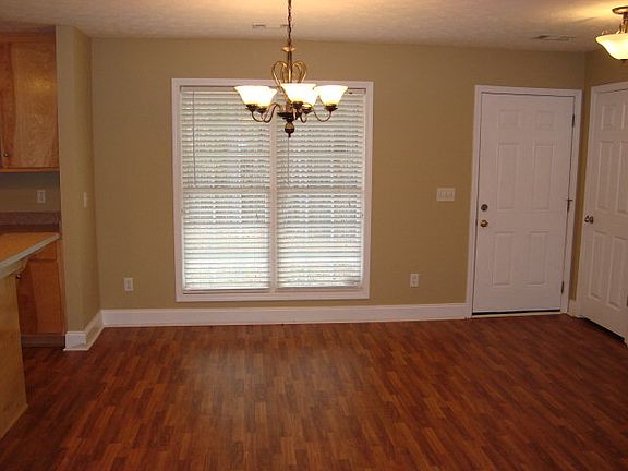 3rd image of 198 Lee Road 246