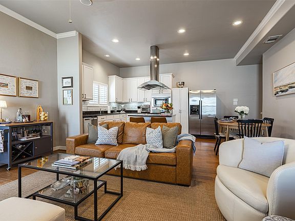 5th image of 930 McKinney Park Ln