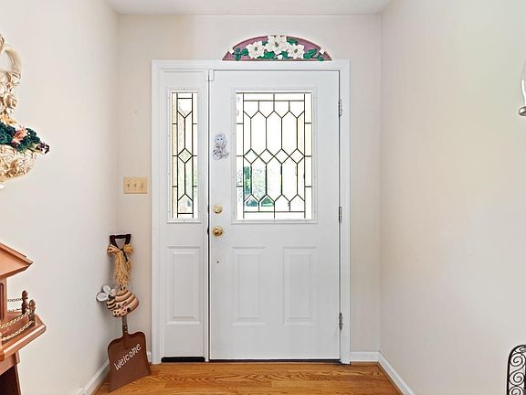 2nd image of 105 Brockenbrough Pl