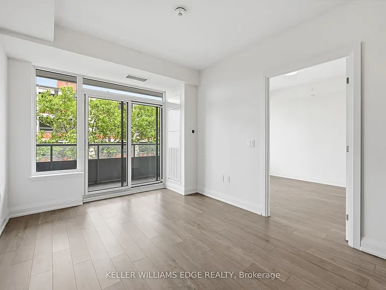 212 King William St E #418 — Photo 10