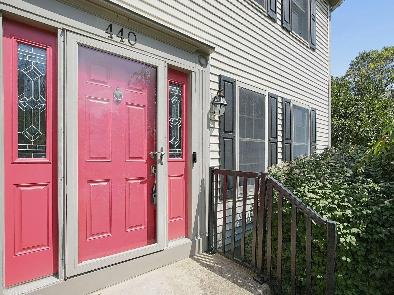 4 bed, 3.5 bath, 2574 sqft, $2,800 — Photo 2