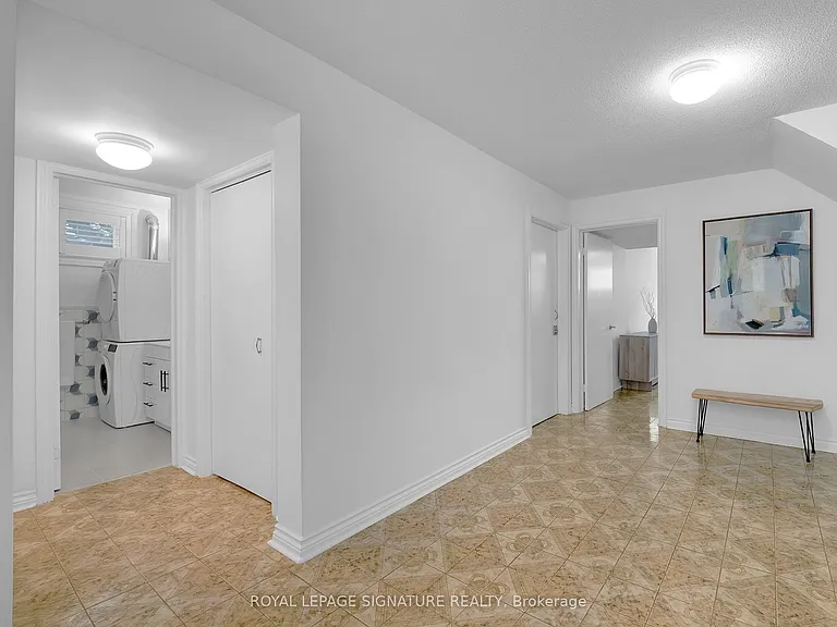 49 Sylvadene Pkwy #LOWER — Photo 9
