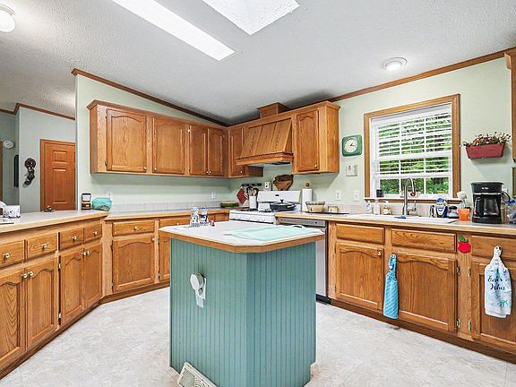 5th image of 12399 Katherine Ct