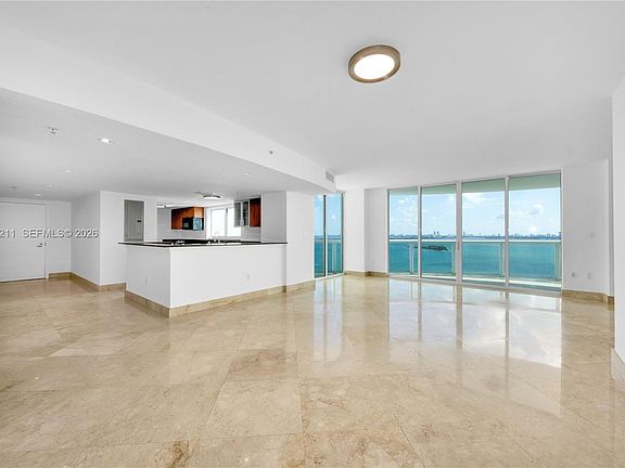 4th image of 1800 N Bayshore Dr APT 1901