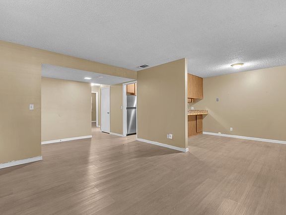 4th image of 4747 N Cedar Ave APT 102