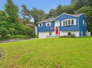 3 Jaybee Dr, Bloomfield, CT 06002