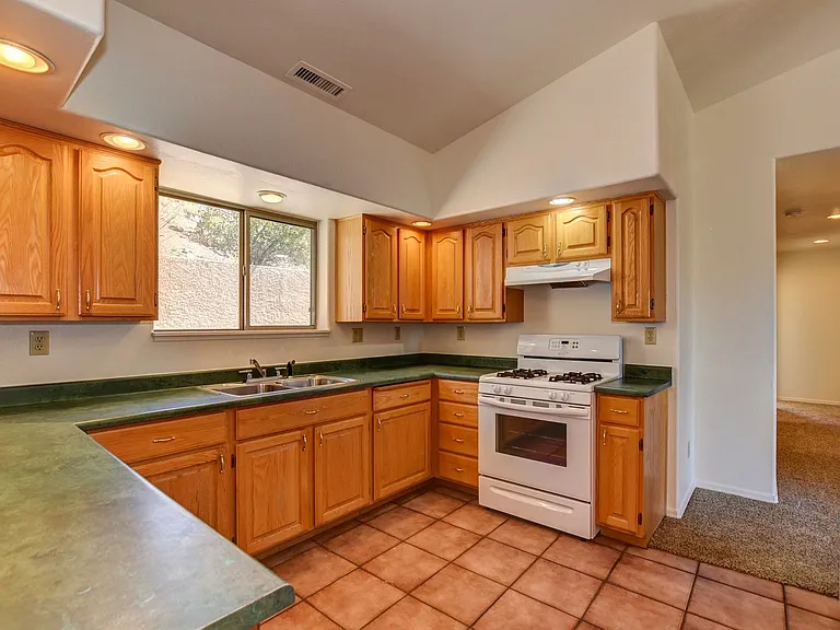 1911 Atlantic Ave — Photo 11