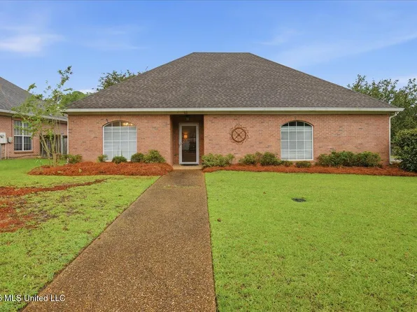 23 Spring Lake Cir, Pearl, MS 39208