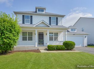 609 Paris Ave, Oswego, IL 60543