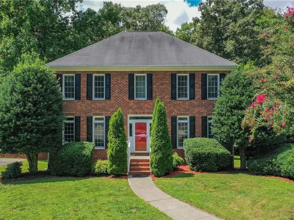 2686 Glen Forest Dr, Winston Salem, NC 27103