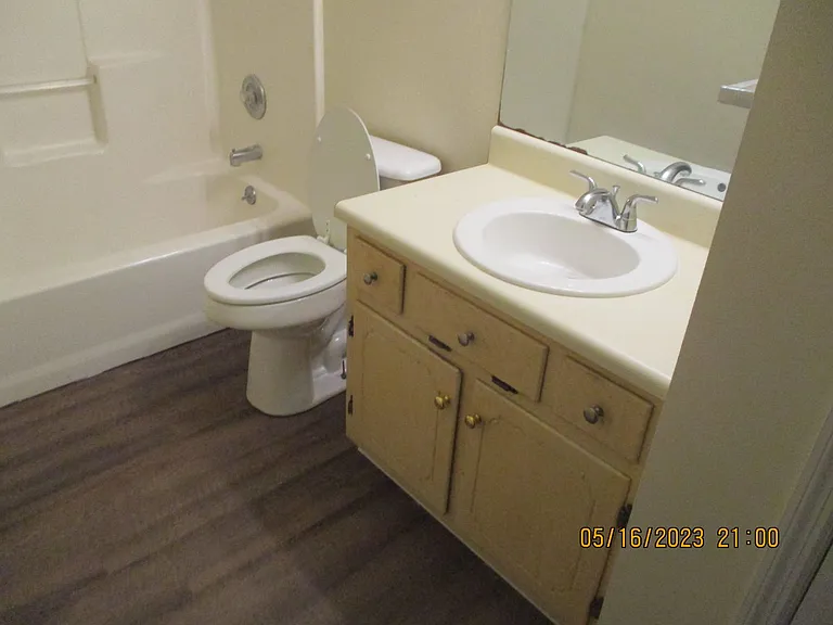 900 18th Ave #D — Photo 8