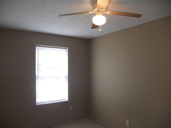 5th image of 415 Henry Clay St