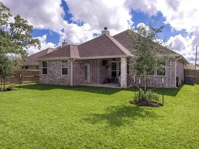 2502 Kimbolton Dr — Photo 22