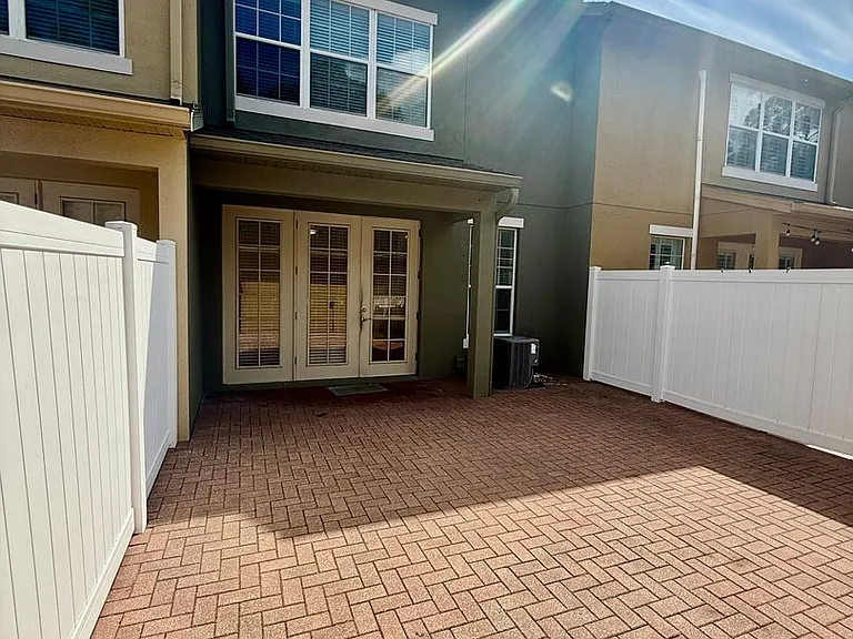 12722 Salomon Cove Dr — Photo 25