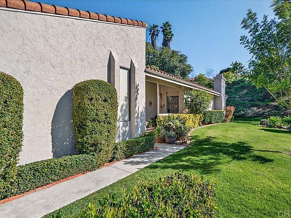3rd image of 17721 Valle De Lobo Dr