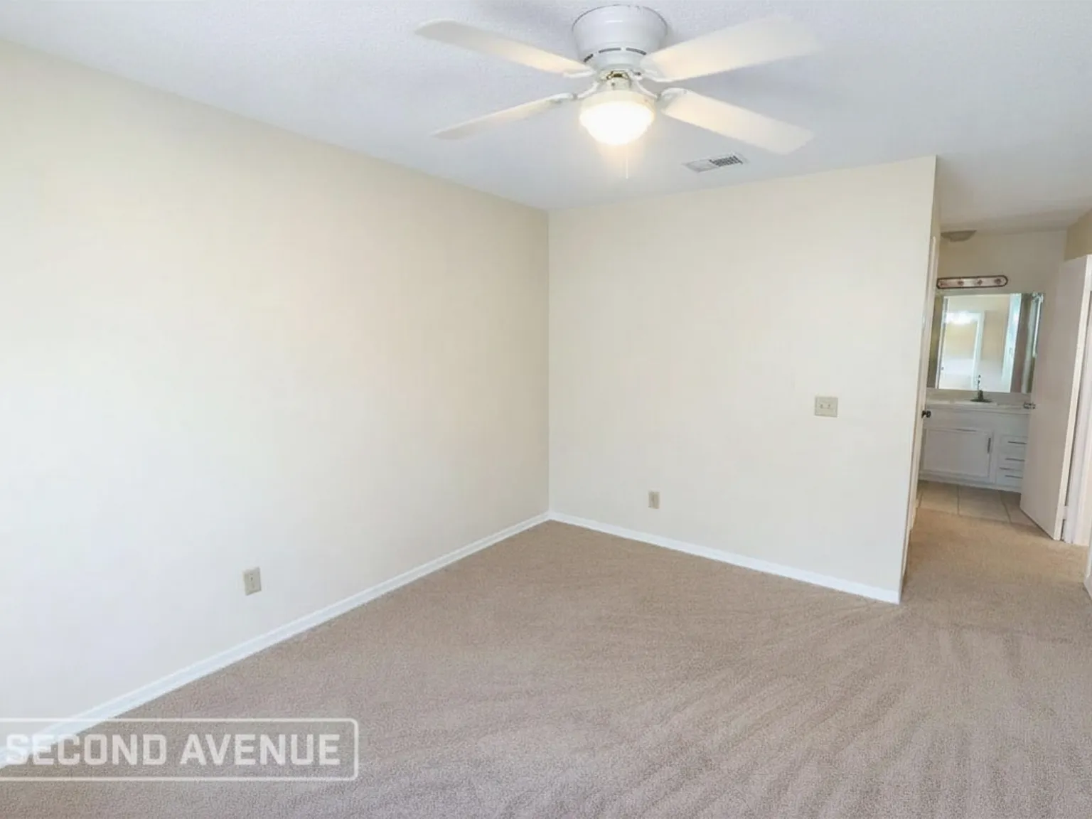 3 bed, 2.5 bath, 1392 sqft, $1,395 — Photo 4