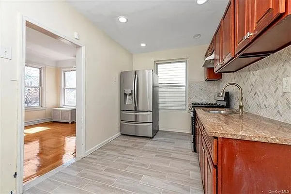 Rented by Compass | media 27