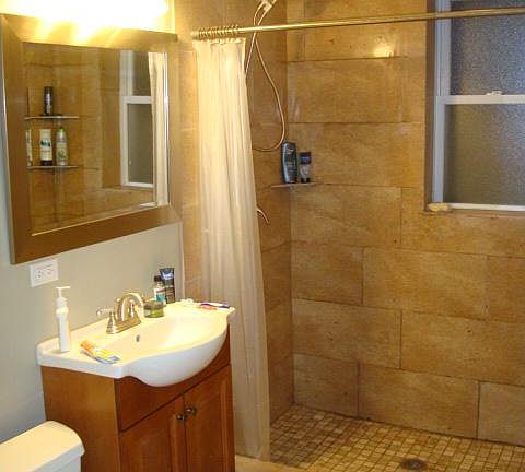 5th image of 832 S Claremont Ave #1F