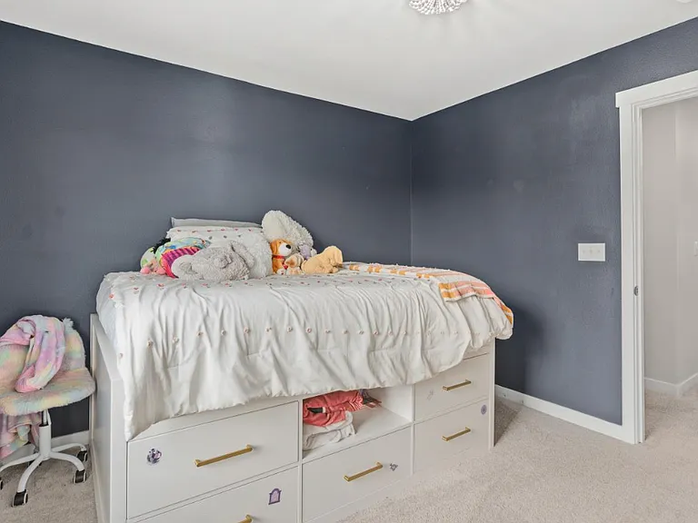 303 Vaughan Blvd NE — Photo 18