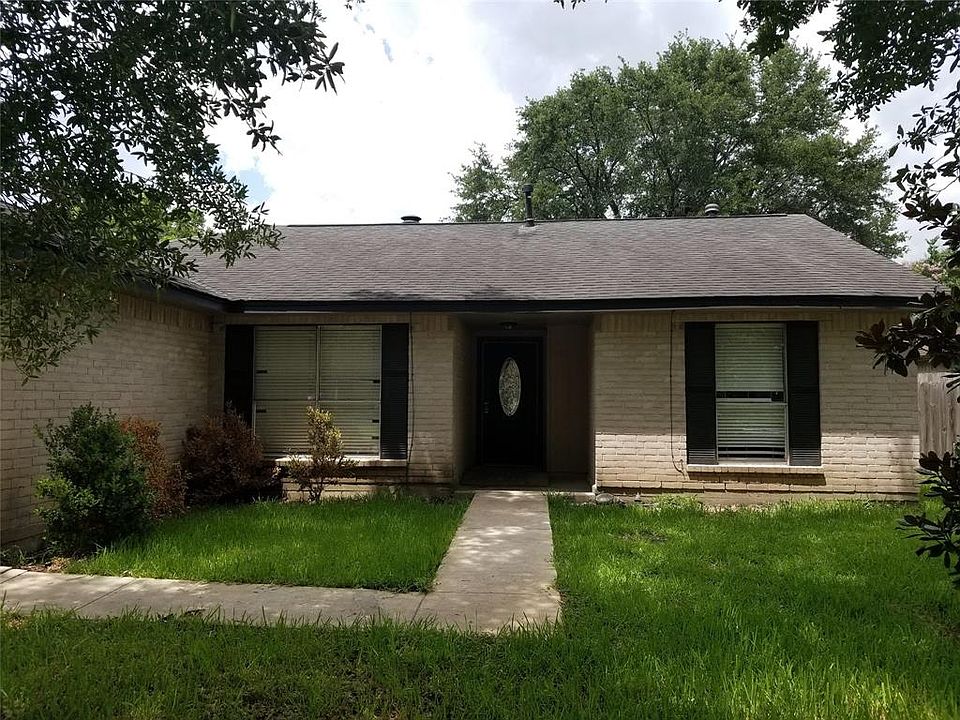 1st image of 14110 Bay Gardens Dr