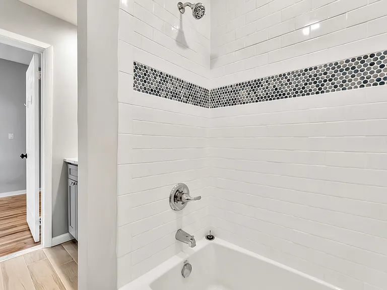 44 Sherman Ave #5G — Photo 17