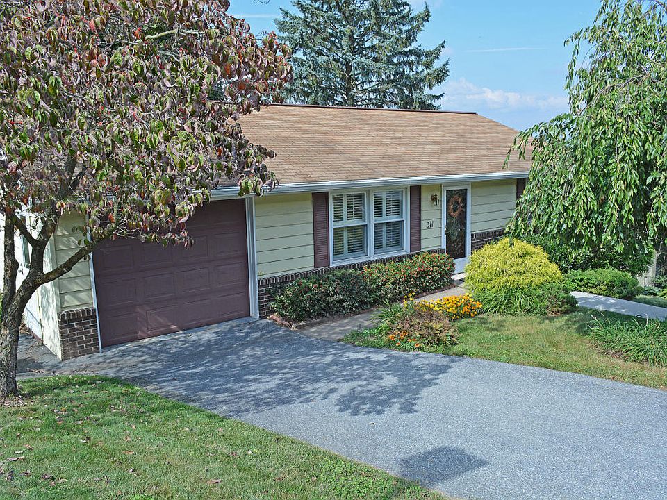 1st image of 311 Vista Dr