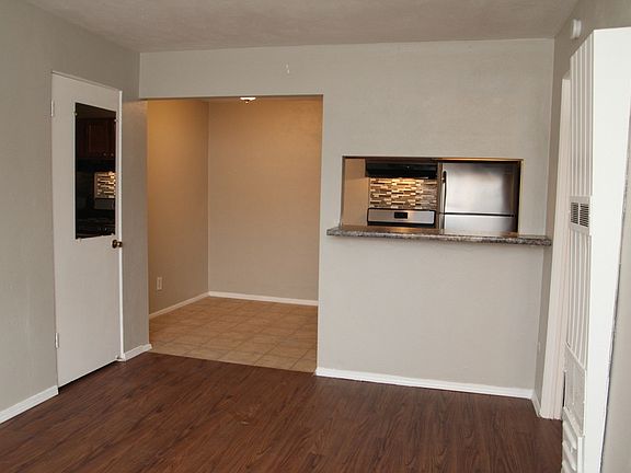 2nd image of 2044 S Big Bend Blvd