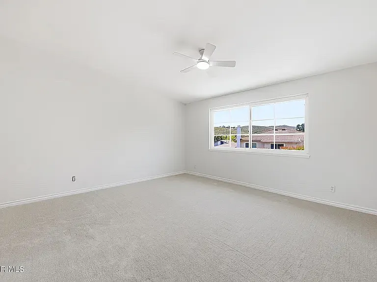 383 Havenside Ave — Photo 9